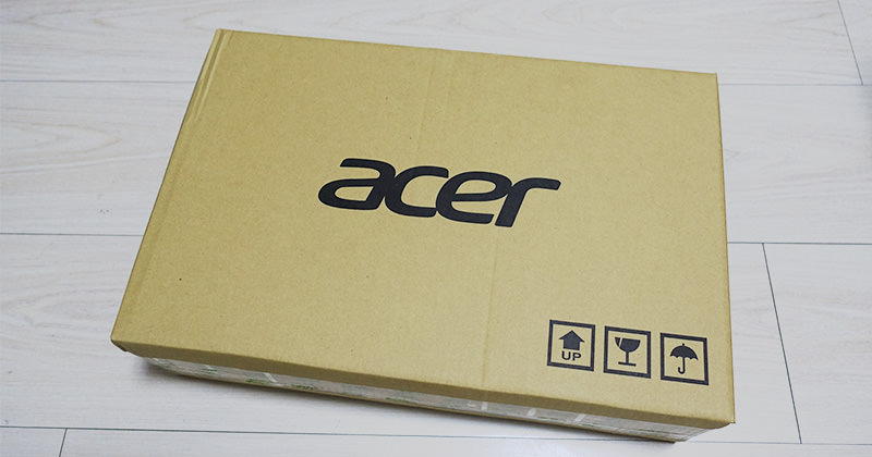 [開箱]Acer V3-372 白色輕薄筆電，速度快&電池耐久攜帶出門不負擔